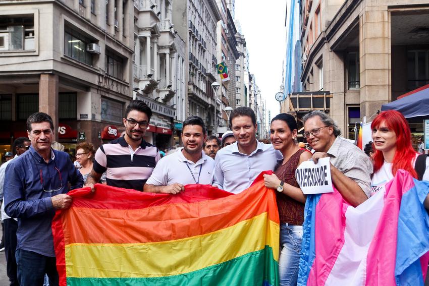 Prefeito Nelson Marchezan Jr. visita atividades da Semana de Porto Alegre na Esquina Democrática 