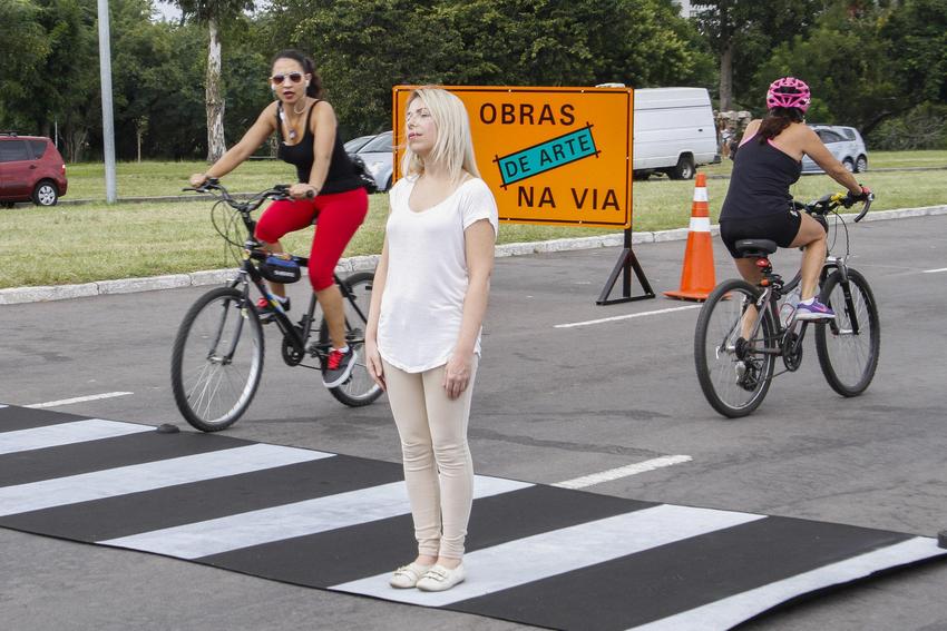 EPTC – Exposição Obras de Arte na Via. Local: Avenida Edvaldo Pereira Paiva 