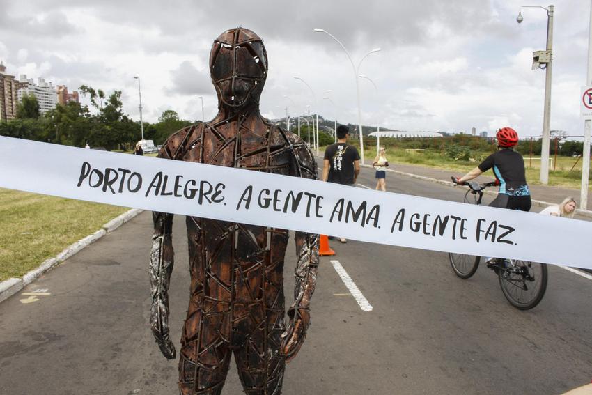 EPTC – Exposição Obras de Arte na Via. Local: Avenida Edvaldo Pereira Paiva 