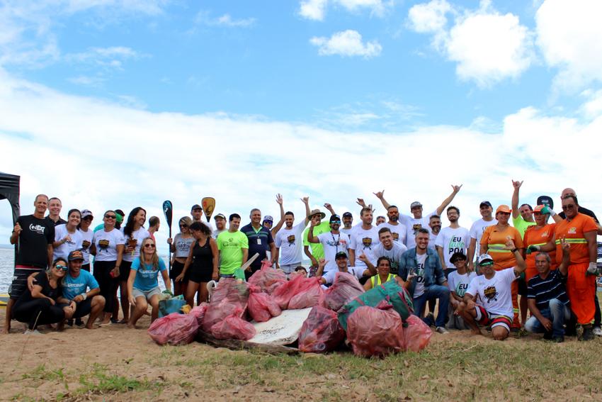 Mutirão de limpeza com remada ecológica na Orla de Ipanema