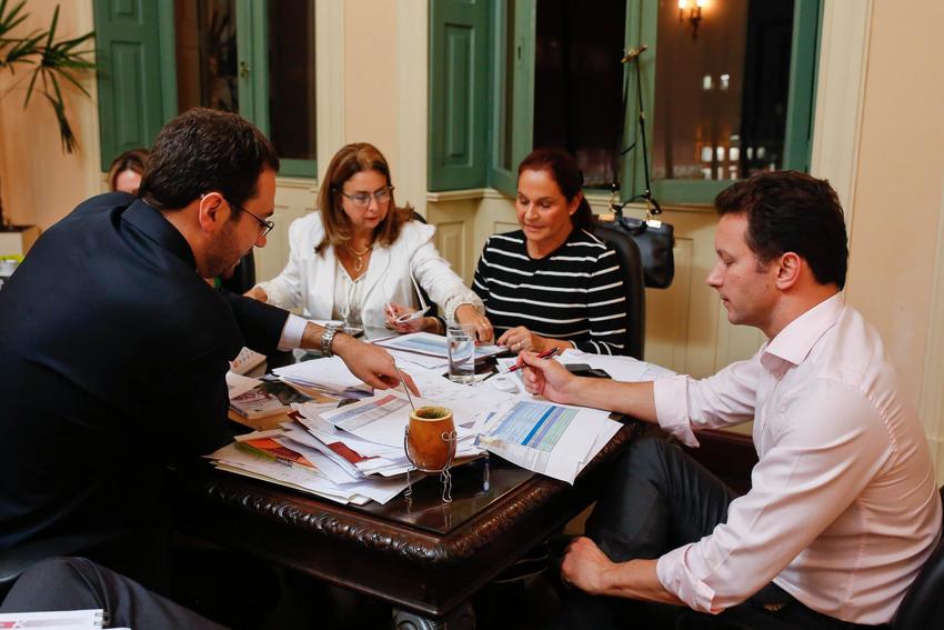 Reunião com secretária de Desenvolvimento Social, Maria de Fátima Paludo.