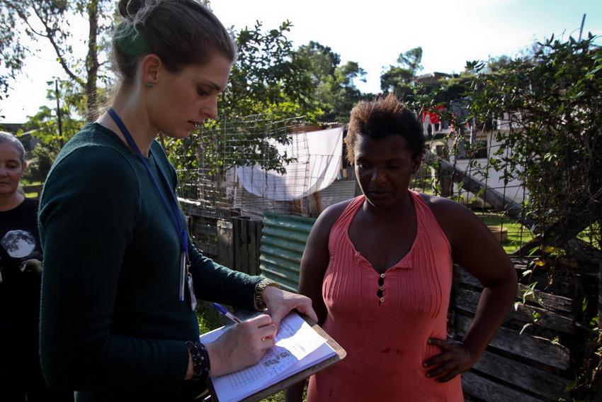 Unidade de Medicina Veterinária (UMV) realiza atendimento de animais comunitários na Vila das Laranjeiras