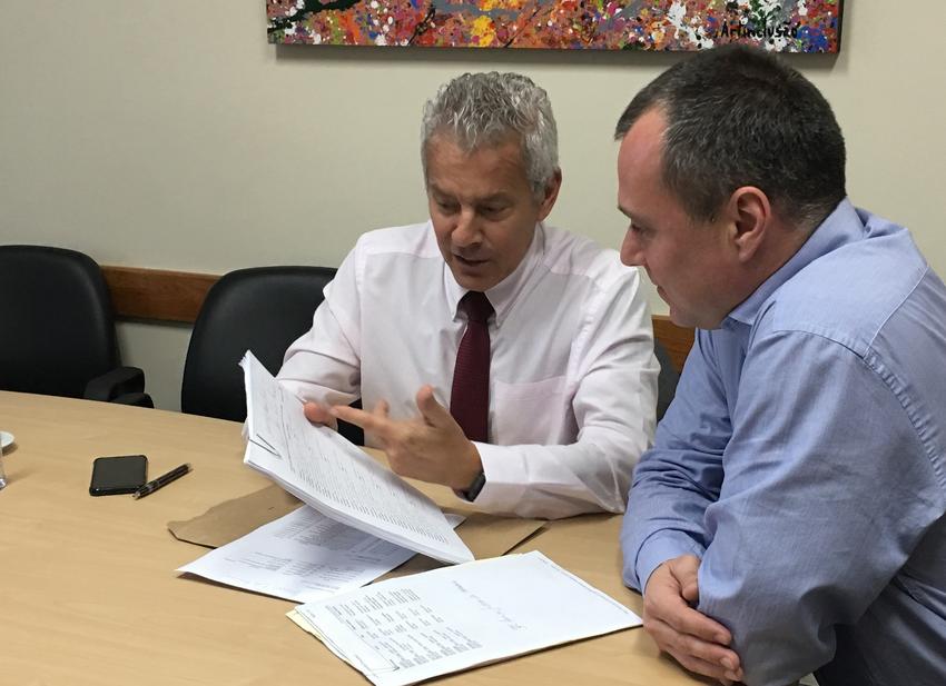 Secretário Municipal de Saúde de Porto Alegre, Erno Harzheim e o secretário Estadual de Saúde, João Gabbardo dos Reis reunidos nesta tarde para tratar do Hospital Parque Belém