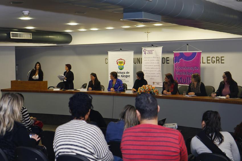 1° Seminário de valorização e formação dos diretos das mulheres de Porto Alegre Maria de Fátima Záchia Paludo, Secretárida de Desenvolvimento Humano