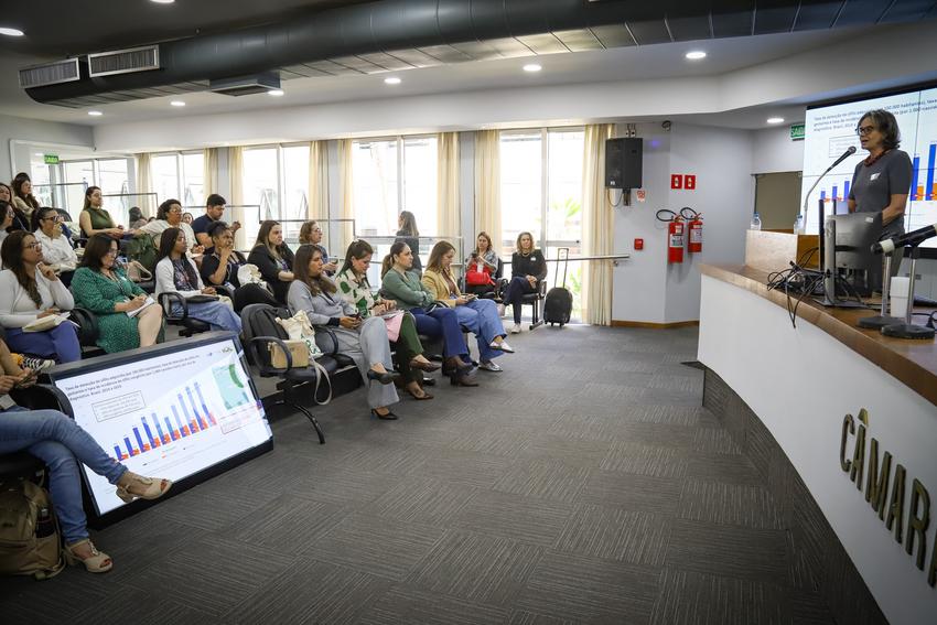 Palestra: Cenário epidemiológico da Sífilis no Brasil com a representante do Ministério da Saúde (Secretaria de Vigilância em Saúde e Ambiente do Ministério da Saúde), enfermeira Leonor Henriette de Lannoy.