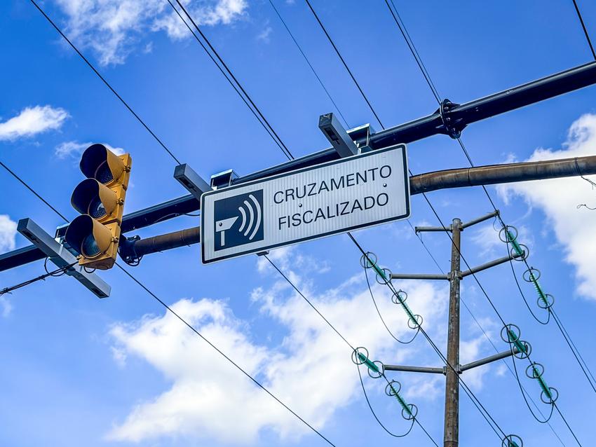 Avenida Ipiranga, sentido centro-bairro, esquina com a rua São Manoel