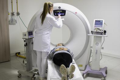 Exames de tomografia. Local: Hospital Vila Nova