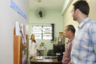 Secretário SMS, Erno Harzheim, visita a Unidade Saúde Timbaúva
