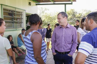 Secretário SMS, Erno Harzheim, visita a Unidade Saúde Timbaúva