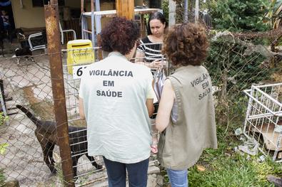 SMS, através da CGVS/EVPA, orientou proprietários de cães no Bairro Protásio Alves, Morro Santana.