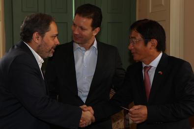 Prefeito recebe embaixador do Vietnã no Brasil, Do Ba Khoa Local: Gabinete do Prefeito