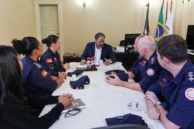 Vice-Prefeito recebe o Comandante do 1° Batalhão dos Bombeiros de Porto Alegre, Cel. Canto e delegação à Maceió