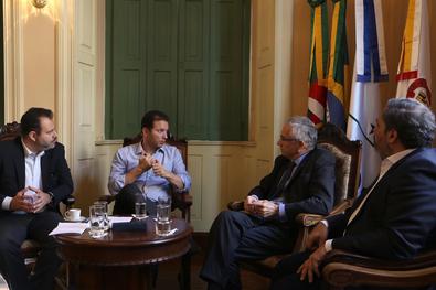 Prefeito recebe consul da Argentina, Carlos Baltar.