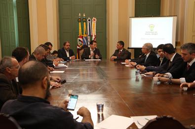 Prefeito Nelson Marchezan Júnior apresenta a vereadores projeto de lei de reforma administrativa da prefeitura. Local:Salão Nobre 