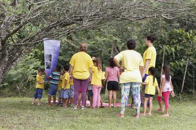 SMS, através da CGVS/EVQA, participa de evento promovido pelo GT Bacia do Arroio Taquara alusivo ao Dia Mundial da Água, com o tema "Um arroio limpo é possível" - Local: Horta Comunitária da Lomba do Pinheiro. Parada 12