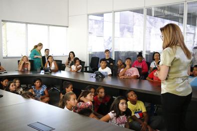 Alunos da Escola Timbaúva visitam o Centro Integrado de Comando da Cidade de Porto Alegre