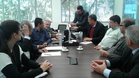 Secretário de Segurança, Kleber Senisse, em reunião com o Sindicato das Seguradoras do RS Local: Ceic