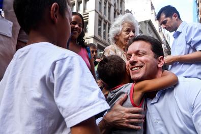 Prefeito Nelson Marchezan Jr. visita atividas da Semana de Porto Alegre na Esquina Democrática 