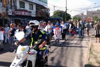 Guarda Comunitária participa de caminhada na Lomba do Pinheiro