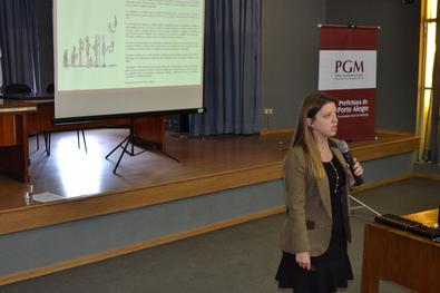 Advogada Michelle Bublitz fala sobre assédio moral e novas tecnologias em evento da PGM