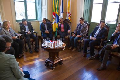 Prefeito recebe a visita da Cônsul-Geral dos EUA, Sra. Julia Harlan
