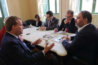 Vice-Prefeito Gustavo Paim recebe o Cônsul Geral da Alemanha Stefen Traumann e o Diretor Regional para América Latina e Caribe Dieter Lamlé