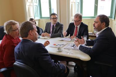 Vice-Prefeito Gustavo Paim recebe o Cônsul Geral da Alemanha Stefen Traumann e o Diretor Regional para América Latina e Caribe Dieter Lamlé