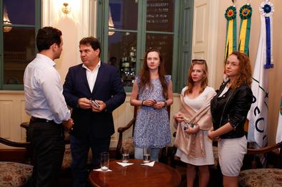 Prefeito Nelson Marchezan Junior recebe a visita das Bailarinas da Companhia de Balé Bolshoi.