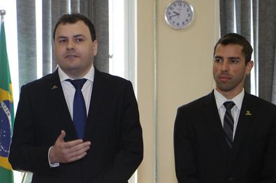 Posse do novo Superintendente da Receita Municipal, Teddy Biassusi, pelo secretário Leonardo Busatto. Local: Auditório do TART ( R. Uruguai, 277 – 12ª andar).