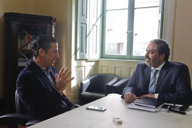 Prefeito em Exercício Gustavo Paim em audiência com o vereador Valter Nagelstein