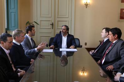 Ato de Posse do Superintende da Receita Municipal de Porto Alegre, Teddy Biassusi Local: Gabinete do Prefeito 