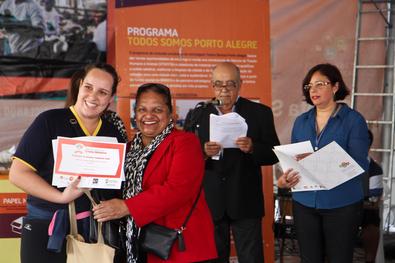 Semana da Coleta Seletiva - Premiação às escolas municipais vencedoras da Gincana das Tampinhas Local: Largo Glênio Peres