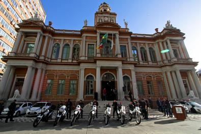 Entrega de motos e equipamentos para a Guarda Municipal Local: Praça Montevidéo