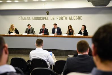 Seminário: Percepções sobre o Plano Diretor de Porto Alegre Local: Plenário Ana Terra - CMPA