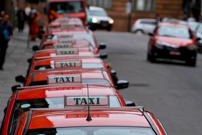 Comtu adia reajuste da tarifa dos taxis