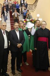 Vice-Prefeito Gustavo Paim recebe a procissão de Nossa Senhora Aparecida