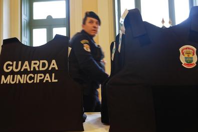 Cerimônia de entrega de coletes para a Guarda Municipal