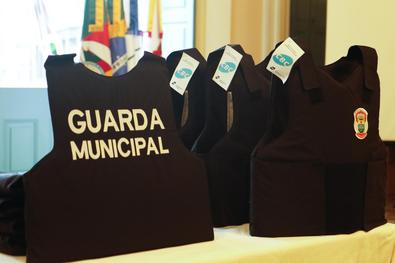 Cerimônia de entrega de coletes para a Guarda Municipal