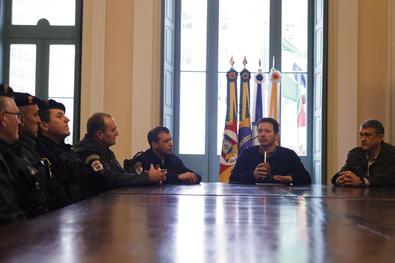 Cerimônia de entrega de coletes para a Guarda Municipal