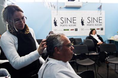 Corte de cabelo e Cabide Solidário Local: Sine Municipal