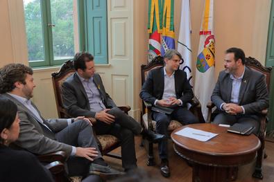 Reunião com membros da Coca-Cola Brasil Local:	Gabinete do prefeito