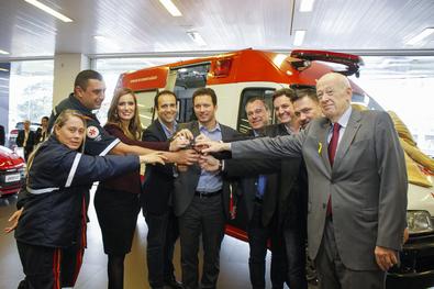 Entrega de ambulância reparada pela iniciativa privada. Local: Concessionária Lyon Peugeot 