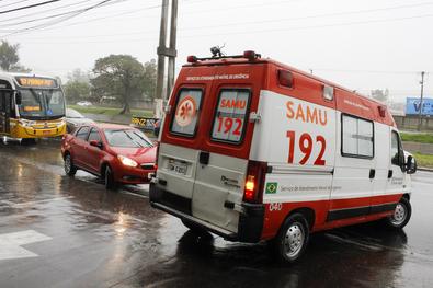 Entrega de ambulância reparada pela iniciativa privada. Local: Concessionária Lyon Peugeot 