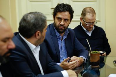 Reunião do Vice Prefeito Gustavo Paim com a Secretaria Municipal de Relações Institucionais.