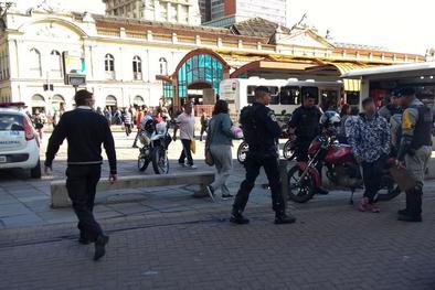 Guarda Municipal atua em ação integrada com EPTC e Brigada Militar na Praça XV