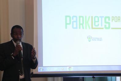 Ato de Assinatura do Decreto que institui e regulamenta a instalação de Parklets Local:Salão Nobre