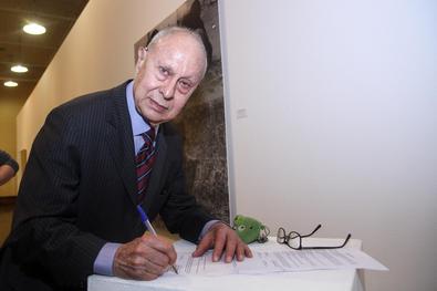 Gasparotto realiza entrega de obra de arte para a Pinacoteca Aldo Locatelli