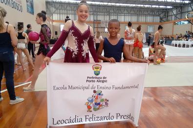Alunas do projeto de ginástica rítimca da Escola Leocádia Prestes obtiveram destaque na Copa Dom Bosco