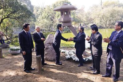 Prefeito em exercício Gustavo Paim na inauguração do Monumento Kotoji Toro