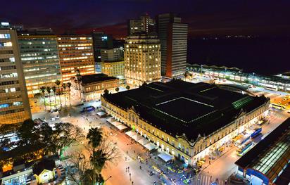 Vista da cidade de Porto Alegre -RS - Brasil Centro Histórico , Mercado Público e Prefeitura municipal